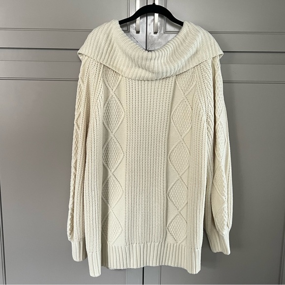 Cute Zip Up Sweater - Picture 4 of 4